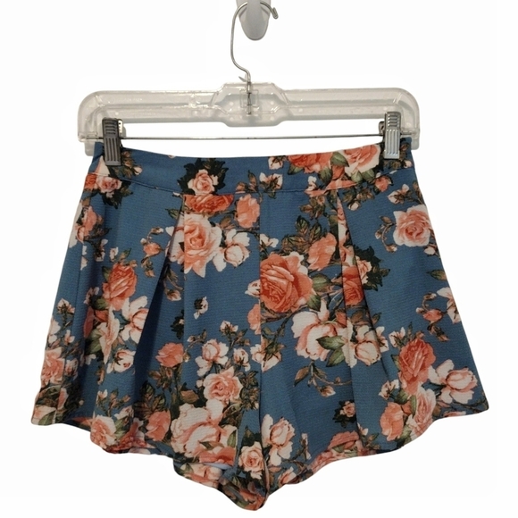 Windsor Pants - Windsor - Floral Flowy Pleated Shorts